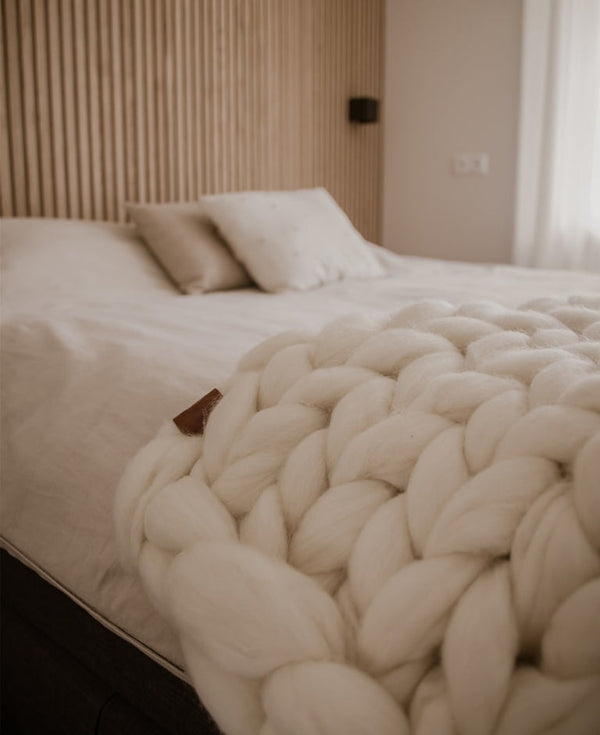 Merino wollen producten in een minimalistisch interieur