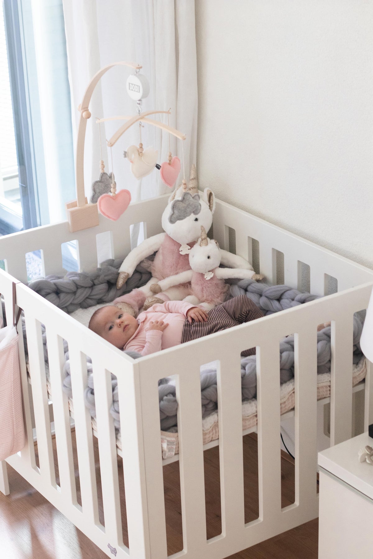 Hoe richt je een veilige babykamer in?